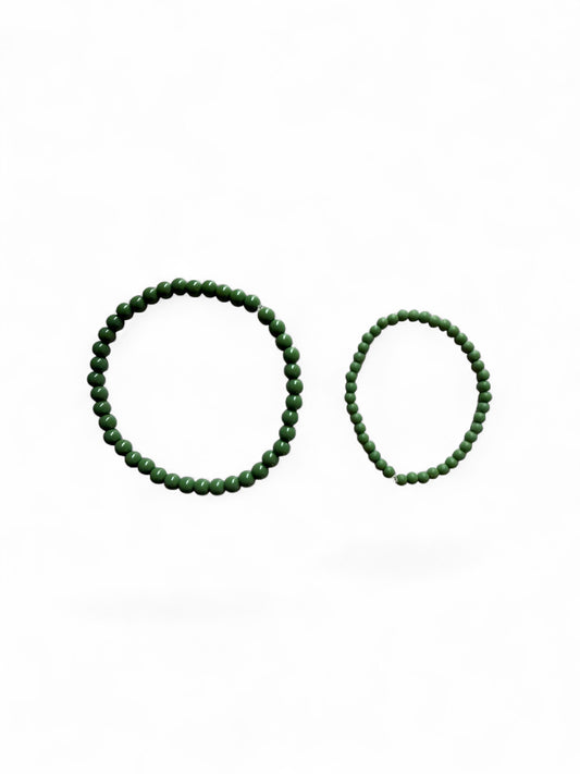 De forest set is een handgemaakte armband met donkergroene kralen