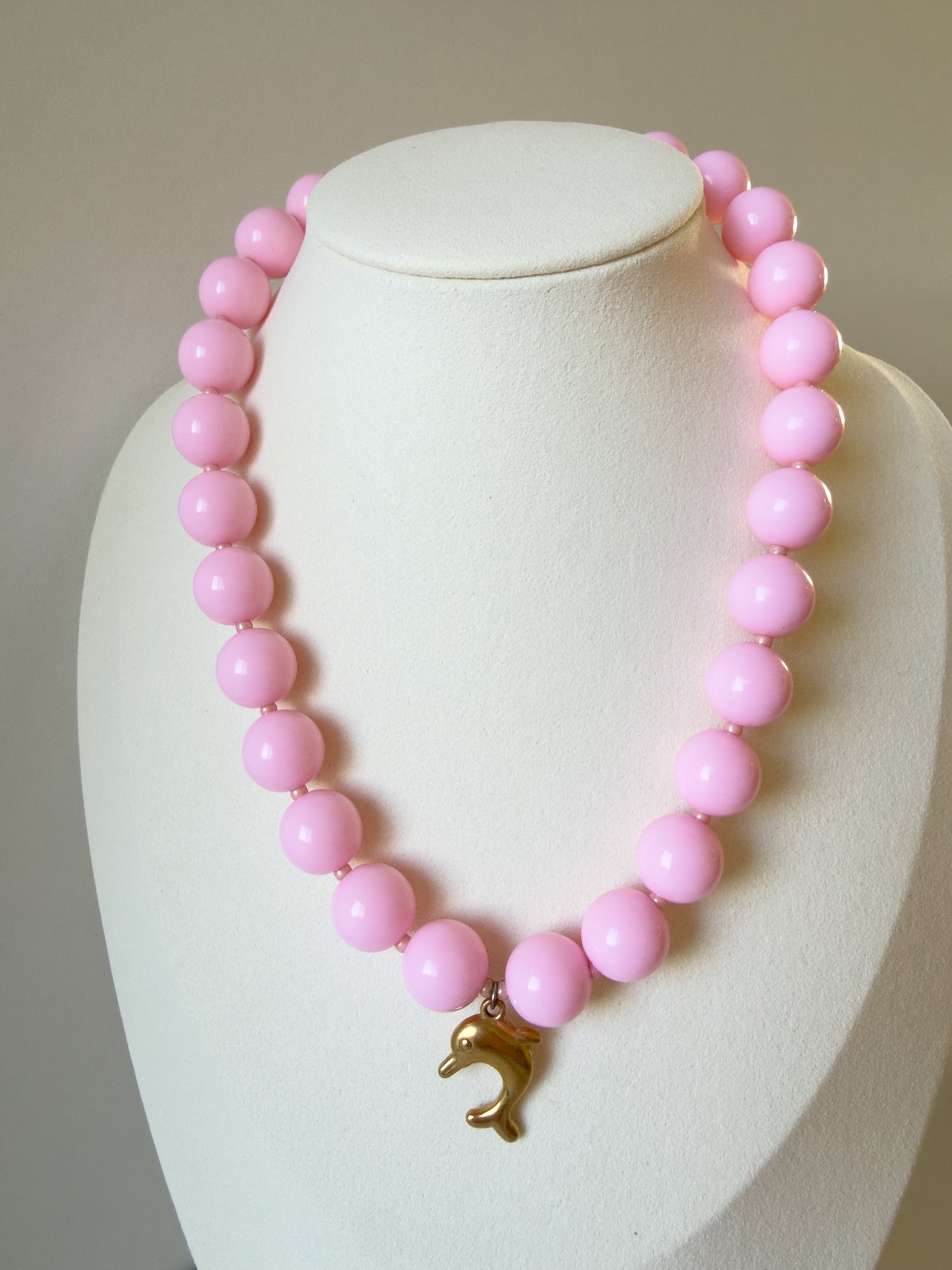 Isla ketting licht roze met dolfijn