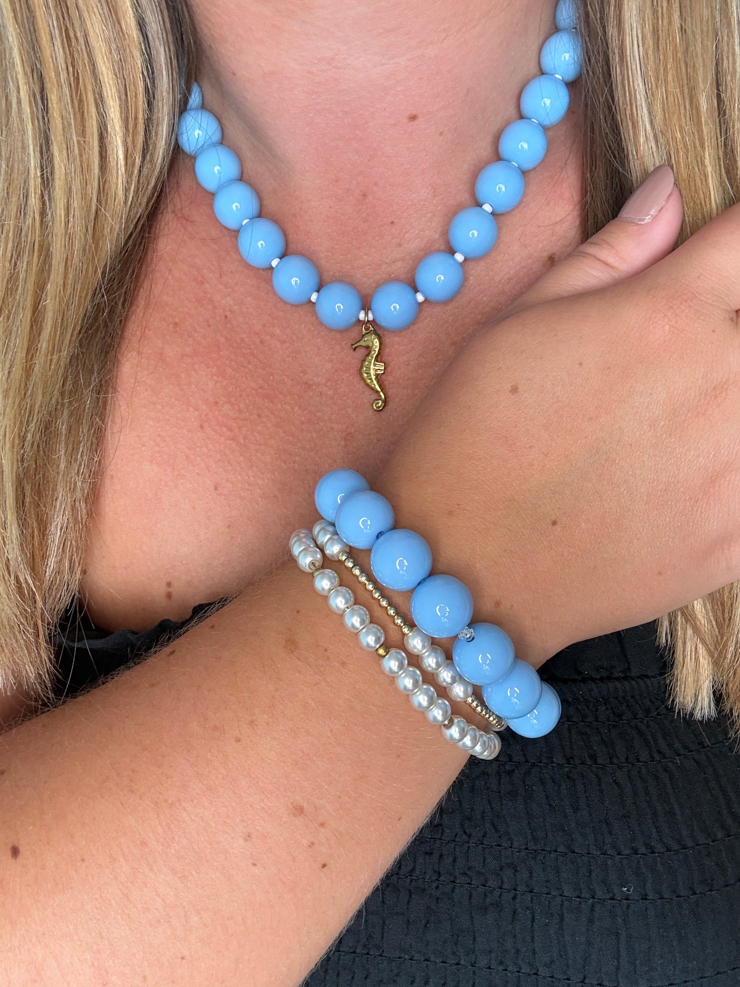 Isla ketting blauw met zeepaardje