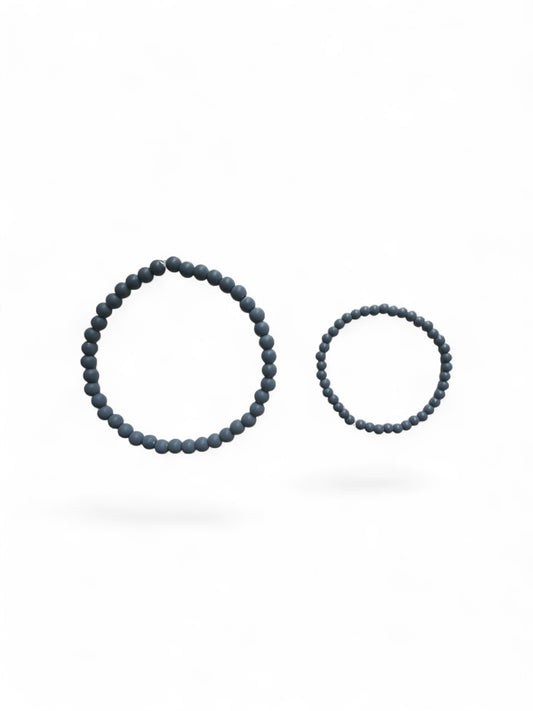 De ocean set is een armband met donkerblauwe kralen en te combineren met jouw mini