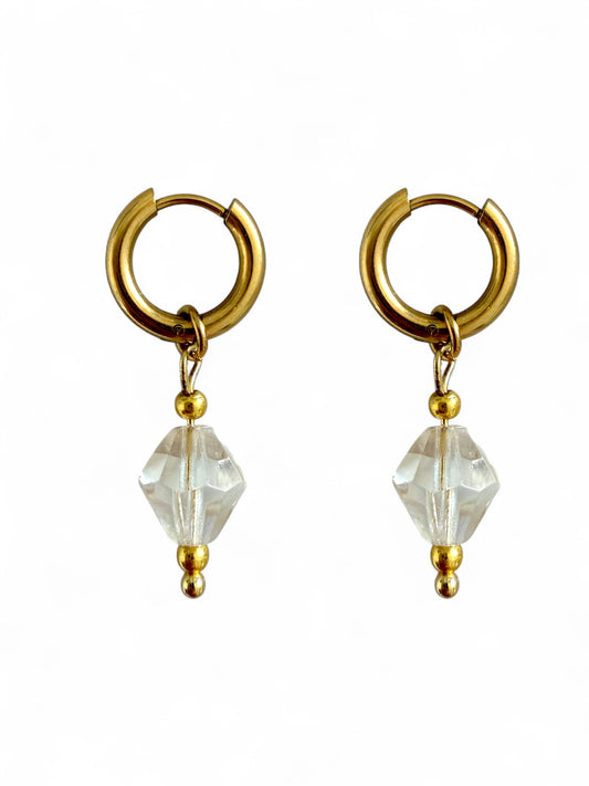 Nova Hoops gouden stainless steel oorbellen met transparante facetkralen